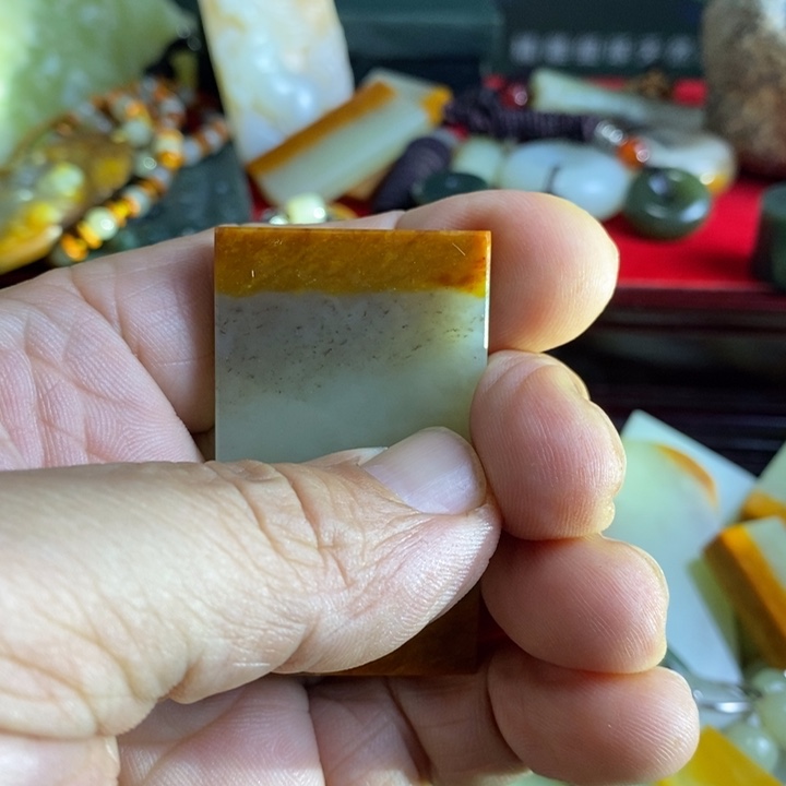 高***一和田玉（糖玉）未镶嵌珠宝奇石