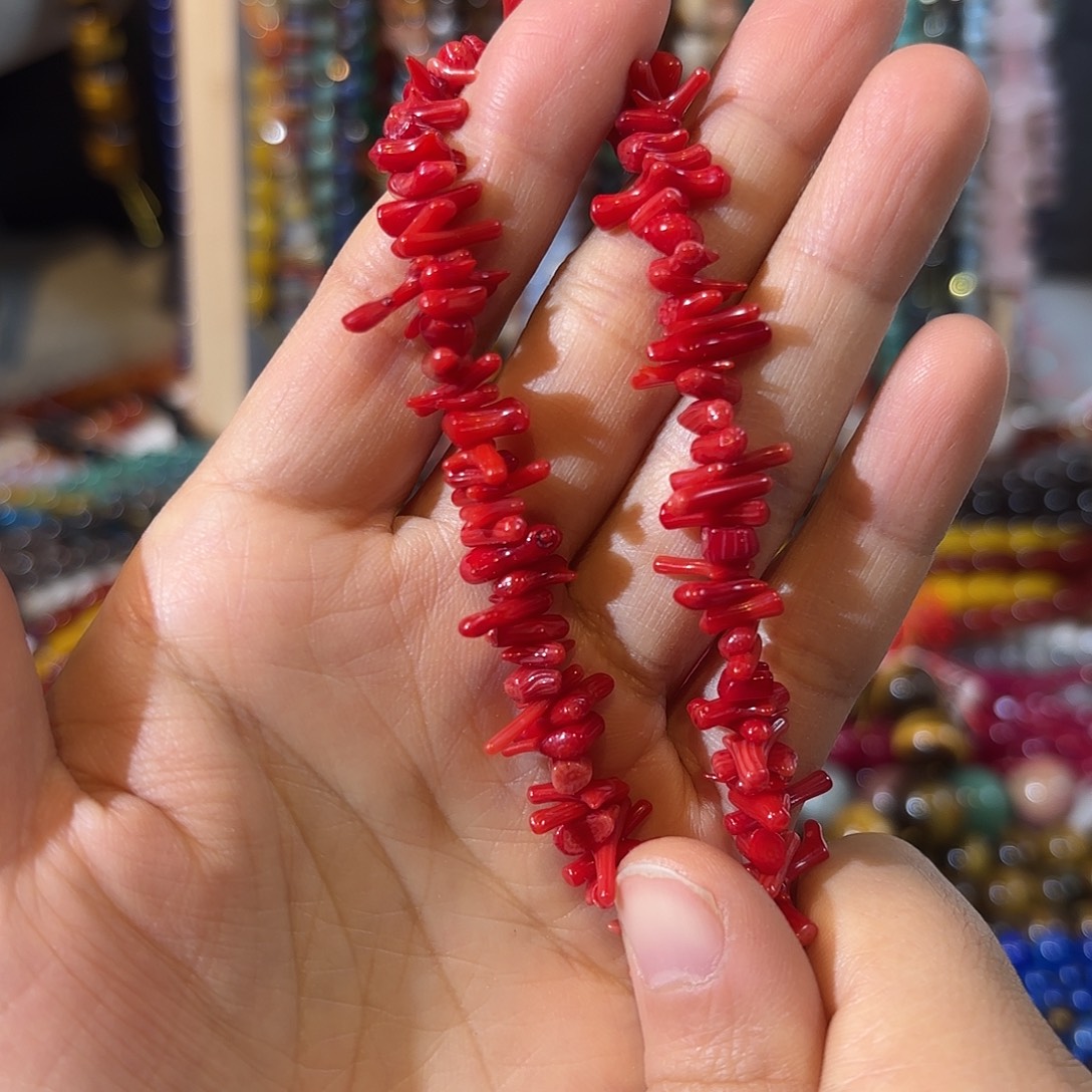 玛瑙/玉髓未镶嵌珠宝半成品山虎长牙一条