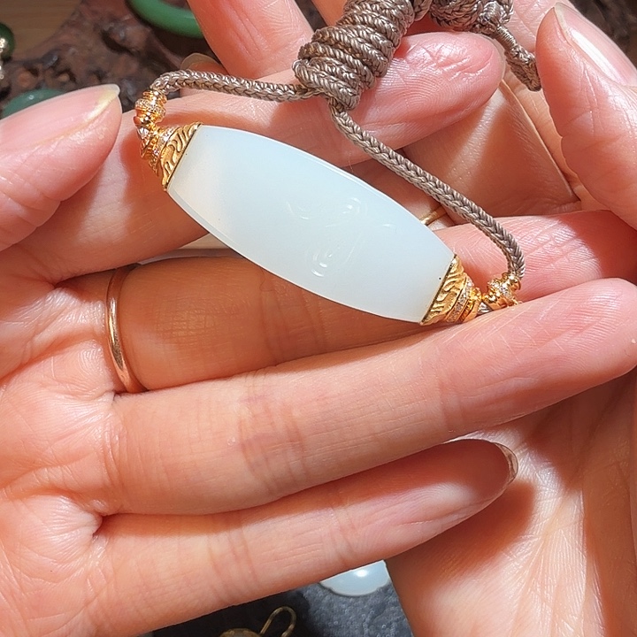 和田玉（白玉）18K金镶嵌颈饰新疆山料羊脂白玉