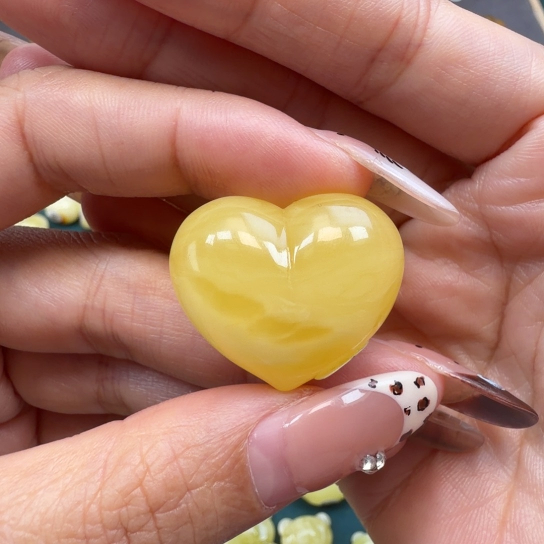 蜜蜡未镶嵌裸石28