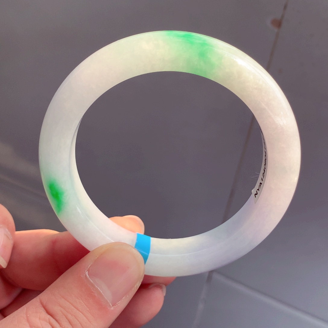 翡翠手镯未镶嵌缅甸翡翠