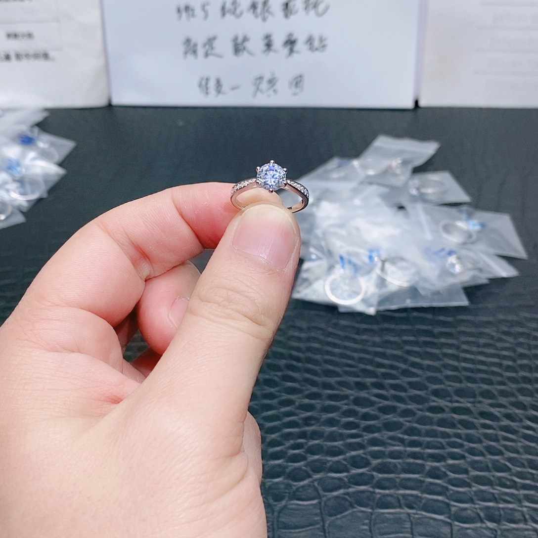 合成碳硅石925银周家小蛮腰1克拉13码