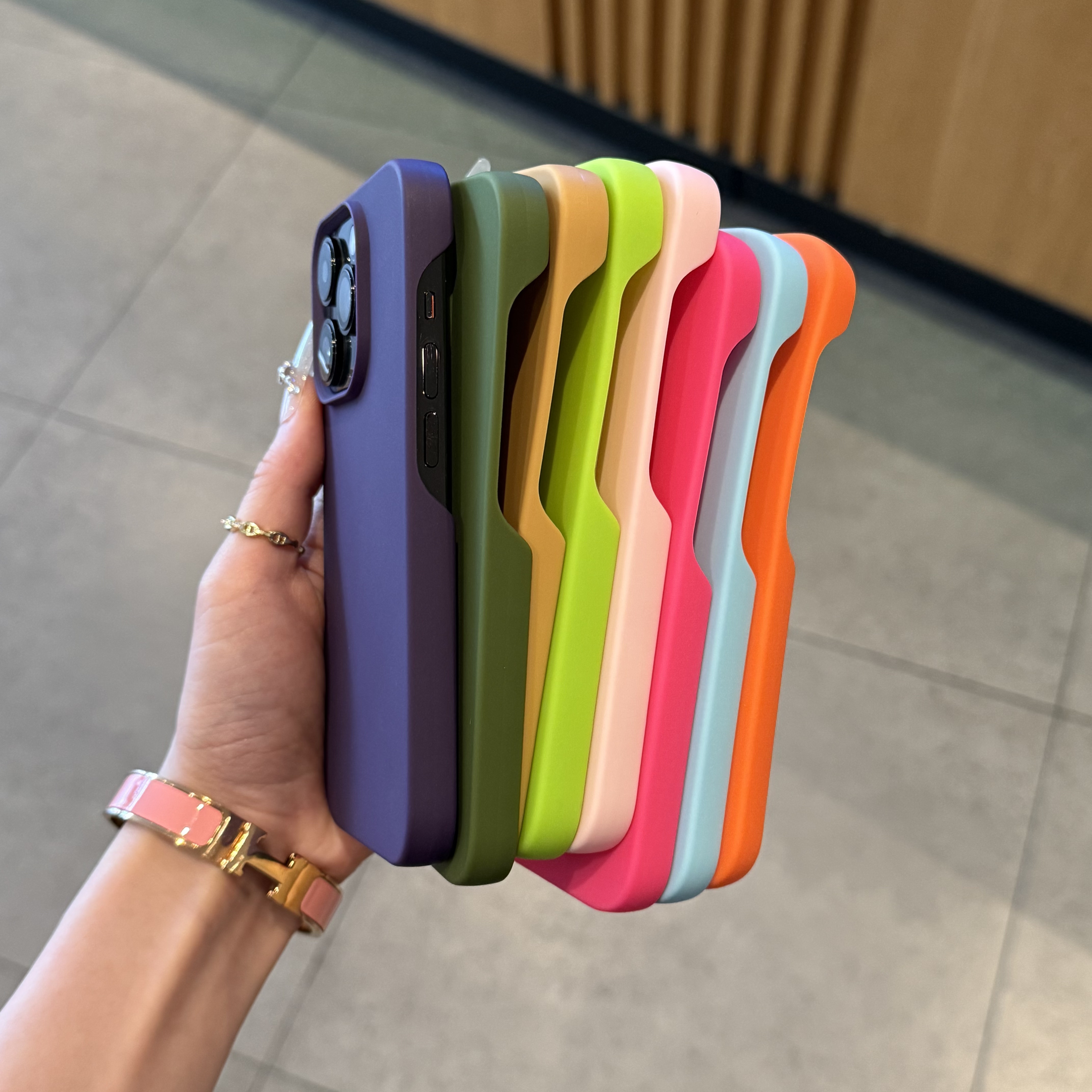 欧克里里纯色半包适用iPhone15/16promax苹果14/13磨砂手机壳1211