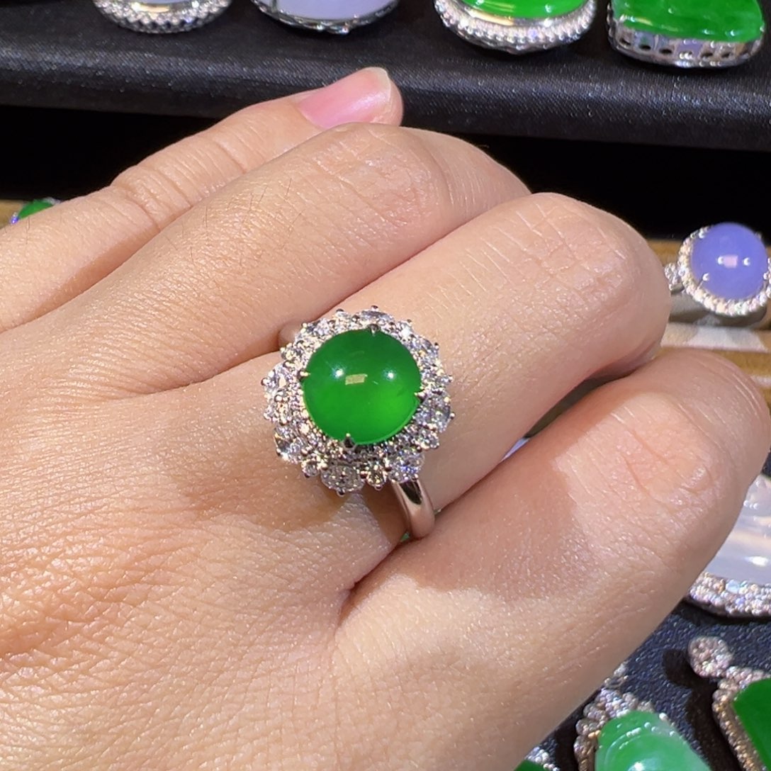 翡翠18K金镶嵌颈饰缅甸翡翠