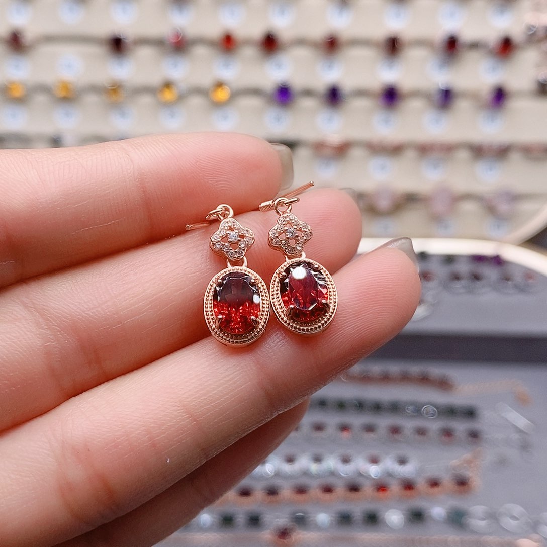 石榴石耳钉银S925镶嵌耳钉