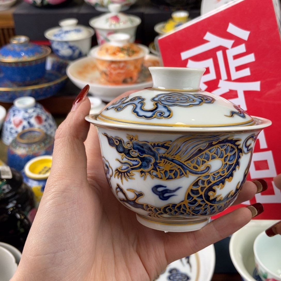 杯陶瓷艺术家的作品是一种
