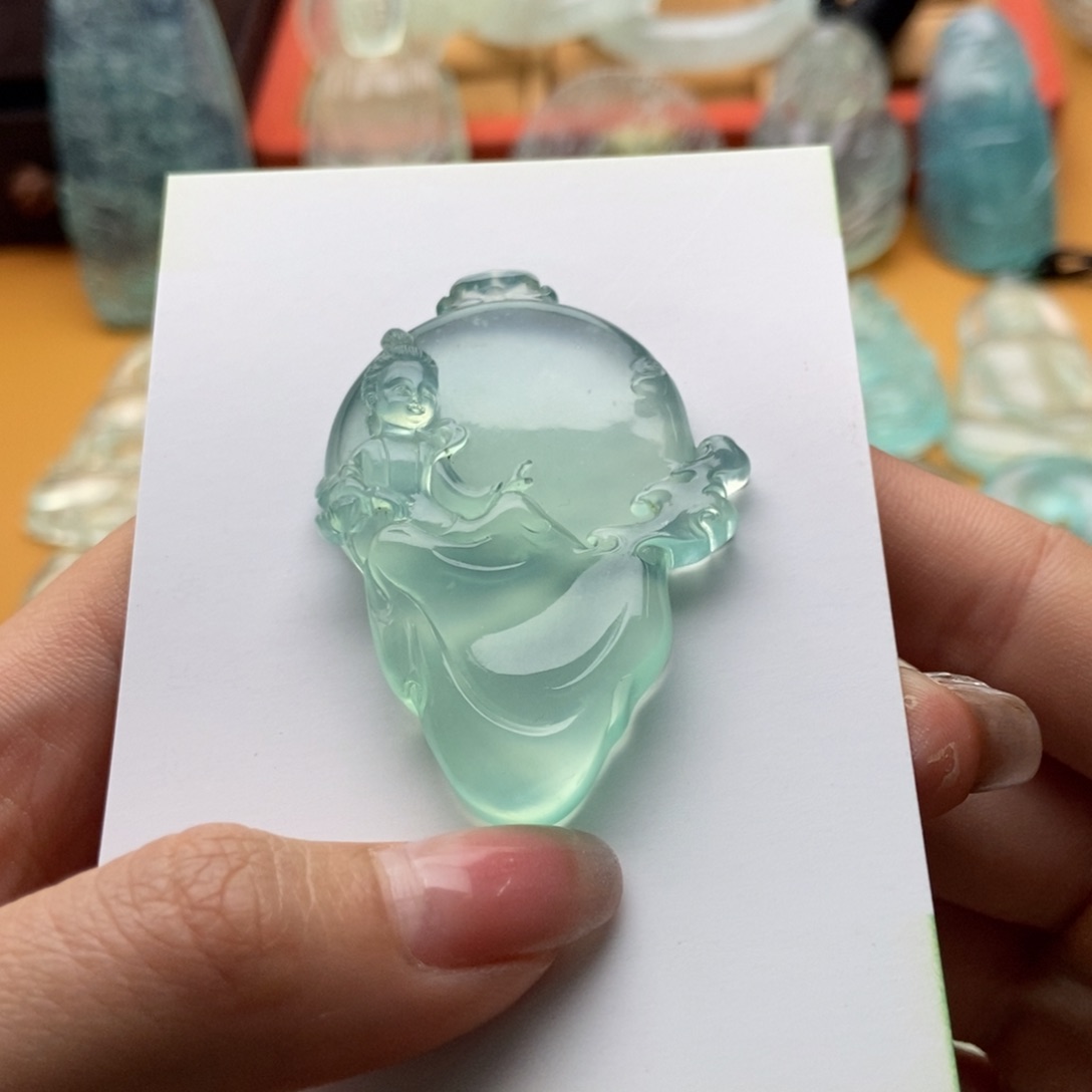 蛇纹石玉吊坠(不含链)未镶嵌观音