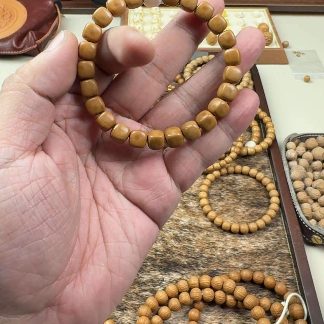 喧***喧猴头核桃吊坠纯手工方糖