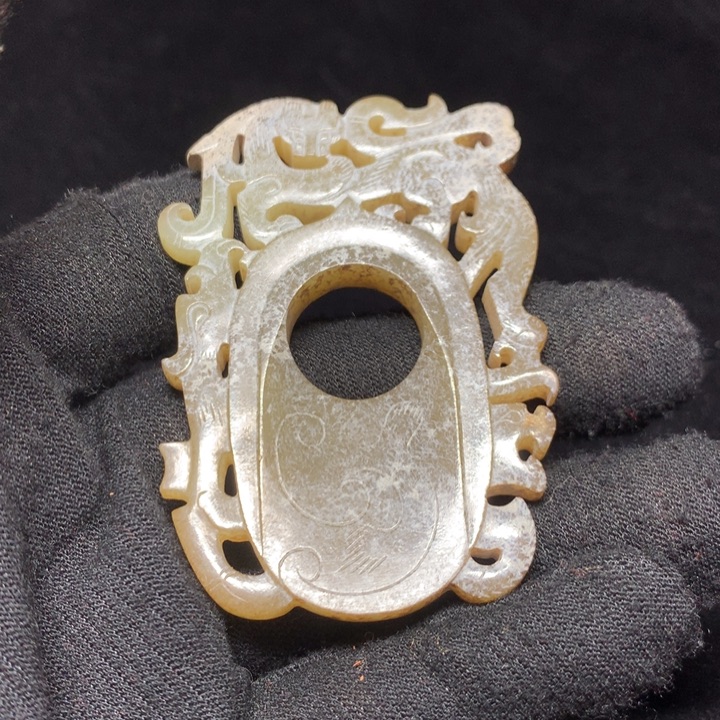 和田玉颈饰未镶嵌韩*刚