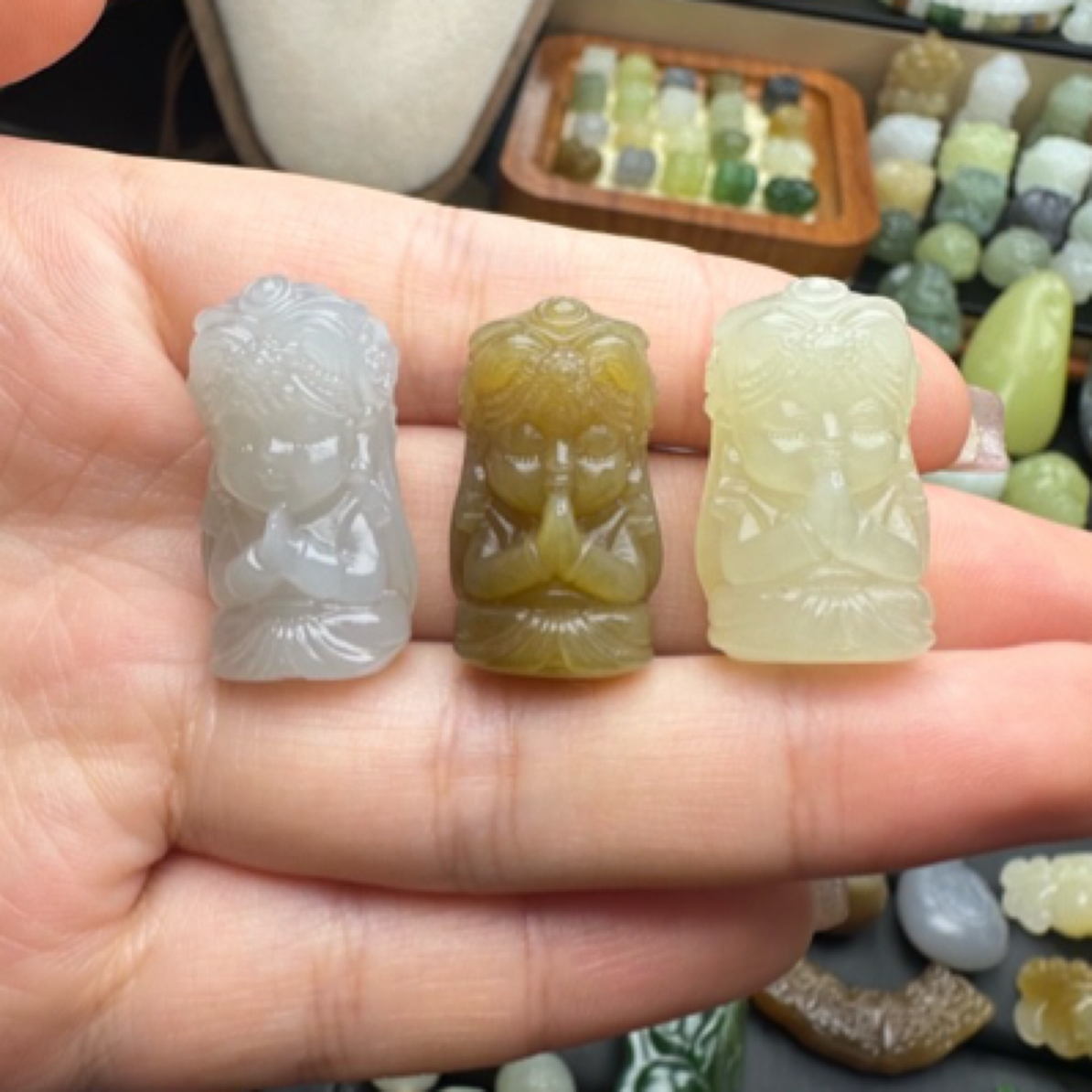 和田玉 扎基拉姆 吊坠（多样性发货拍一发一）精美雕刻