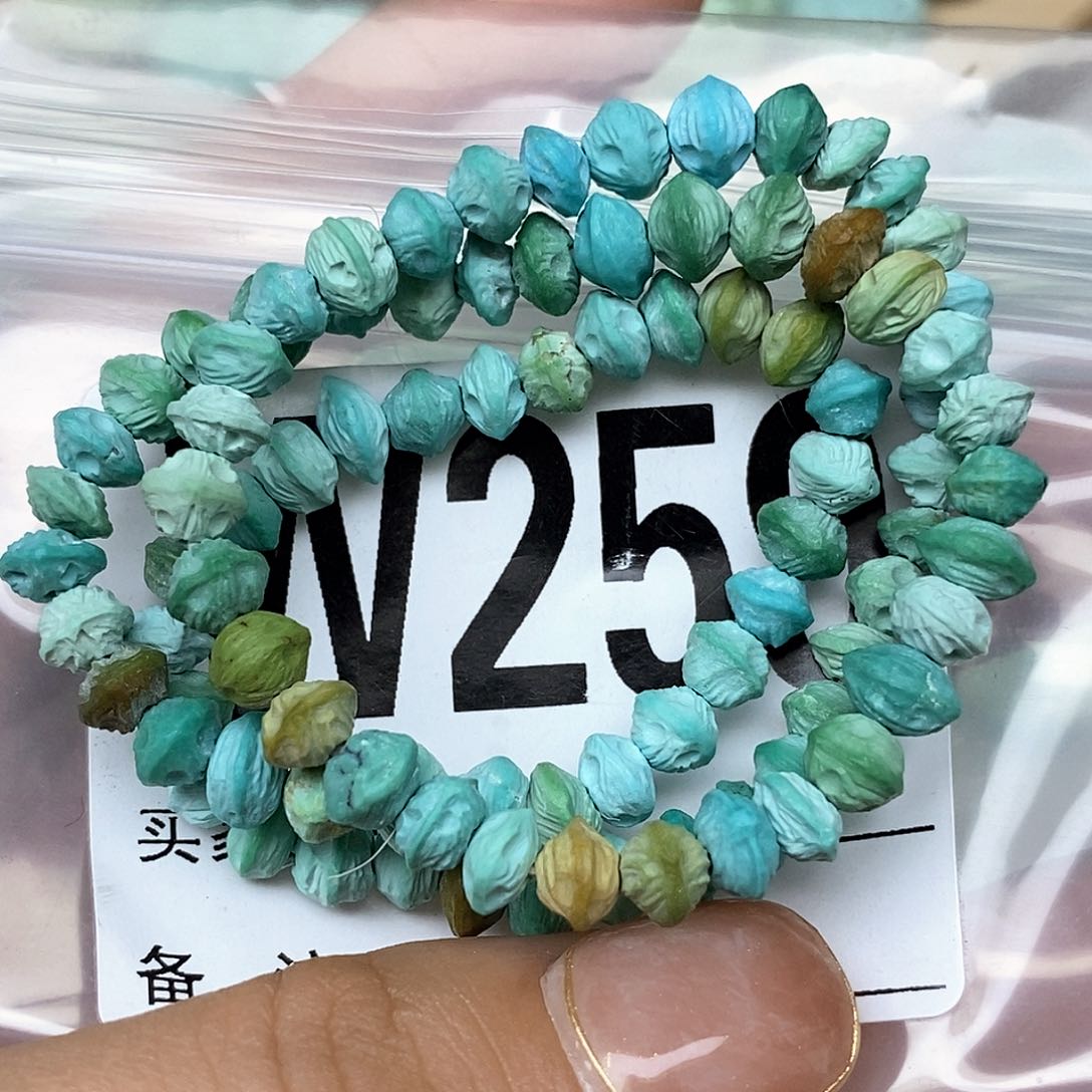 绿松石配饰未镶嵌