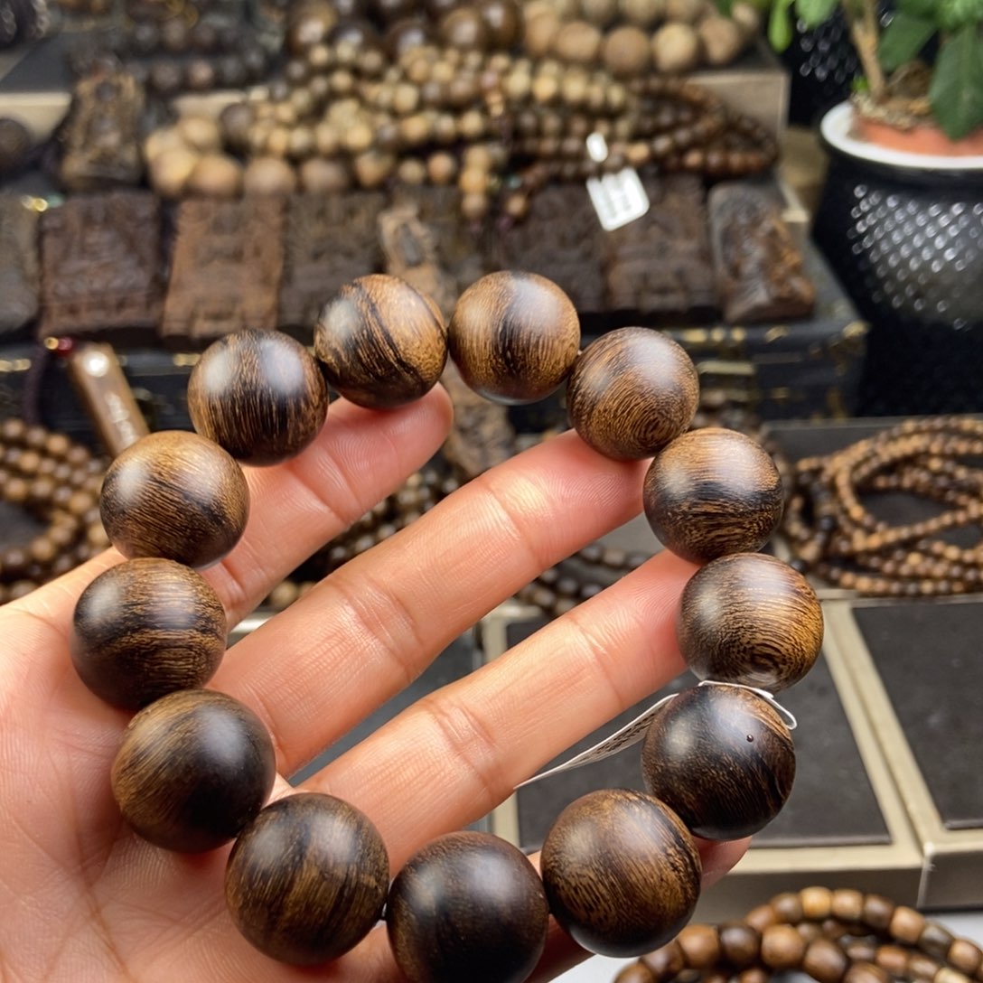 沉香手串宇*越南芽庄白留疤