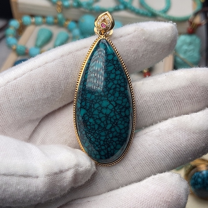 绿松石18K金镶嵌颈饰