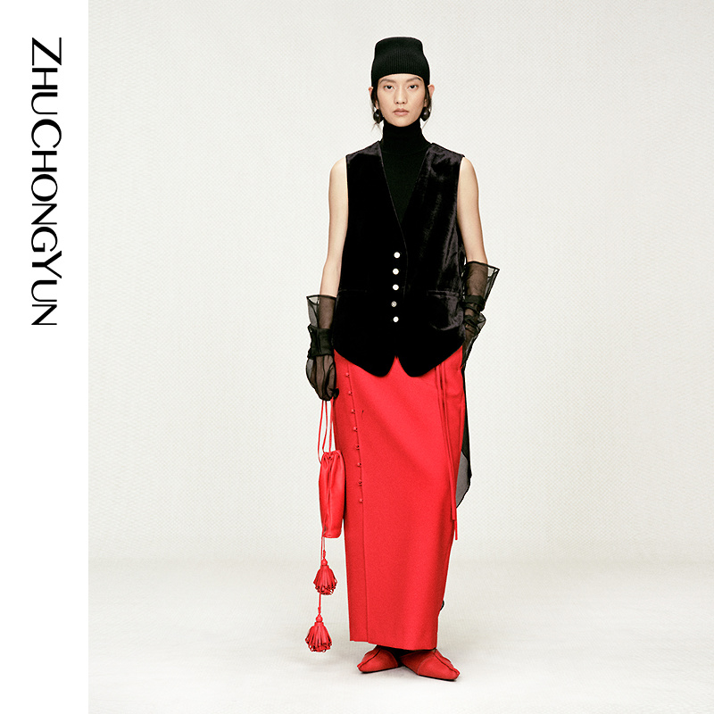 ZHUCHONGYUN2026春新款丝绒褶皱斜裁欧根纱拖尾马甲C1GB10824