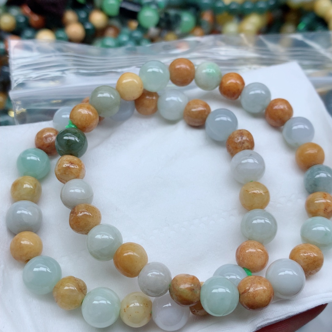 翡翠颈饰未镶嵌翡翠