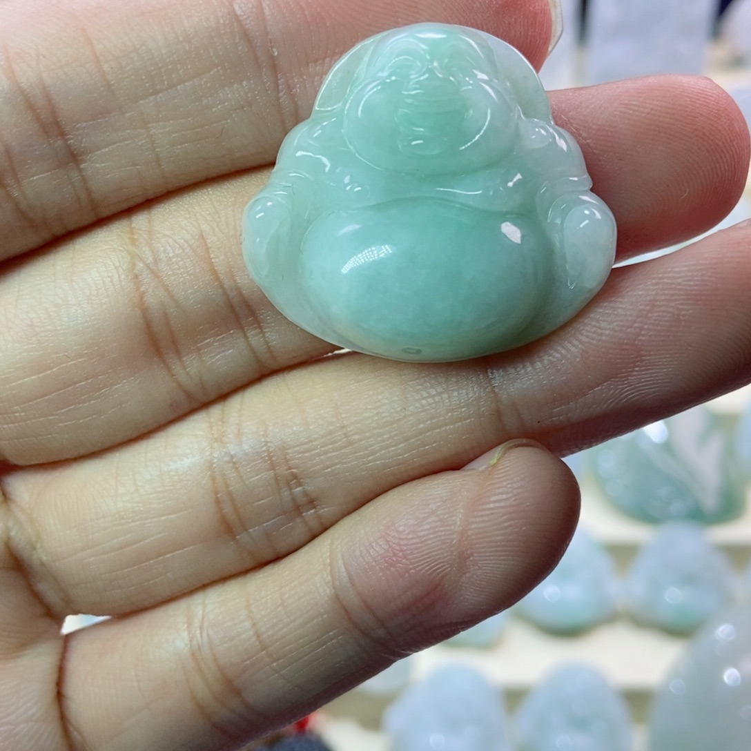 翡翠未镶嵌颈饰佛公