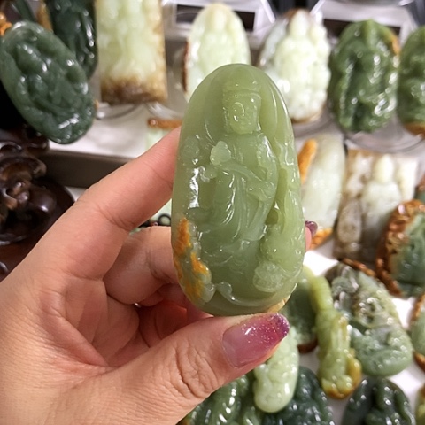 岫岩河磨玉（透闪石质玉）吊坠未镶嵌