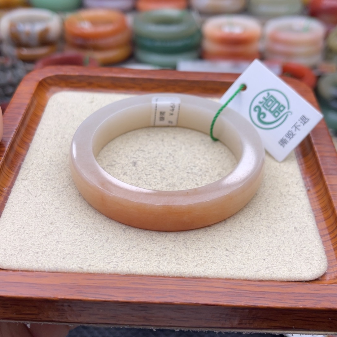 石英质玉未镶嵌手镯