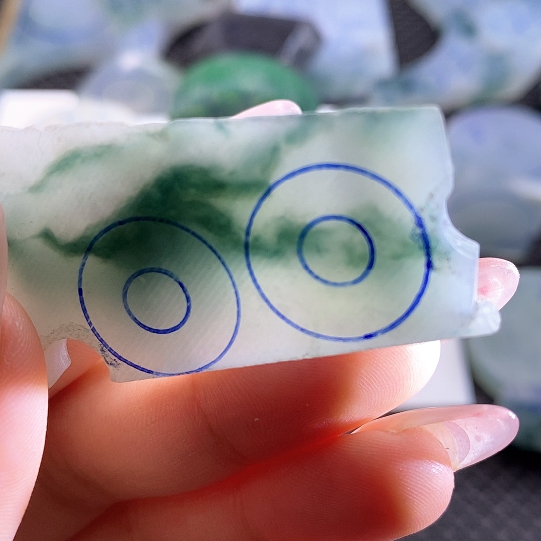 定制翡翠未镶嵌边角