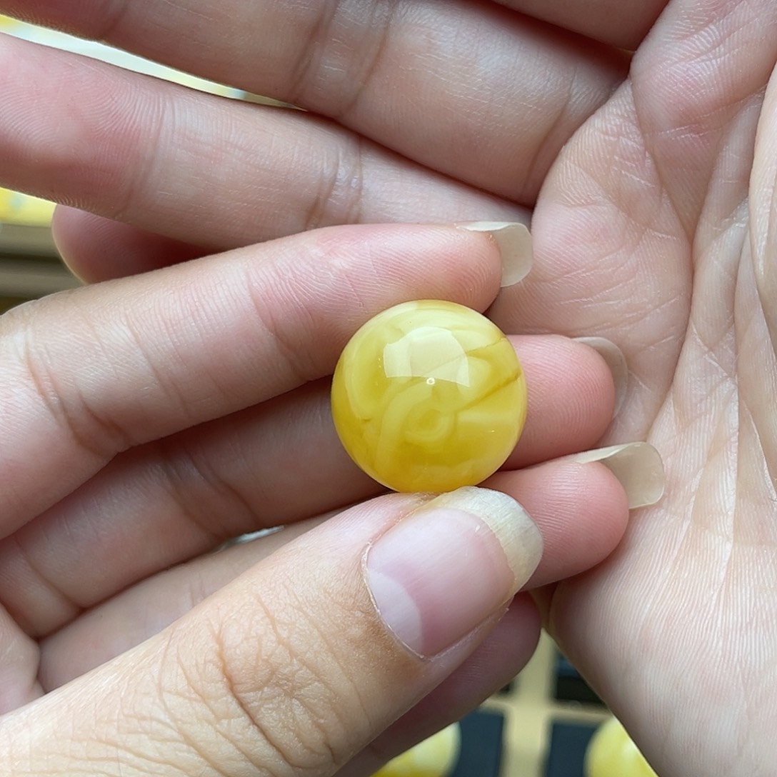裸石琥珀未镶嵌幸**儿蜜蜡圆珠梦