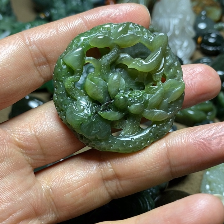 和田玉未镶嵌颈饰