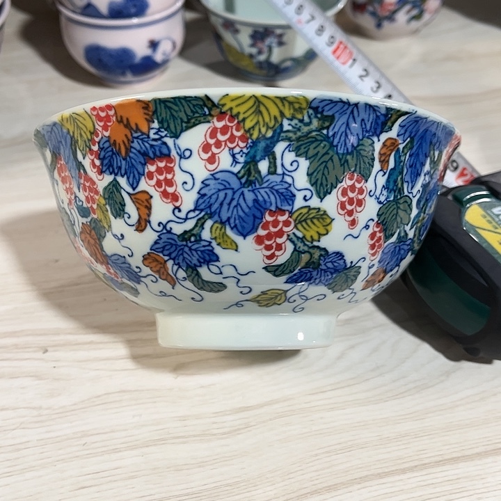 瓷片//////直径15厘米。绿。