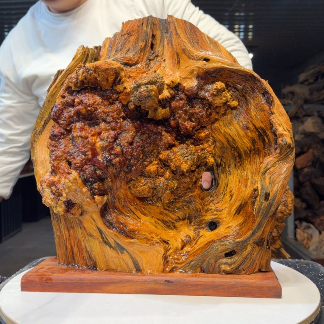 用***9木王一刀琥珀木摆件96