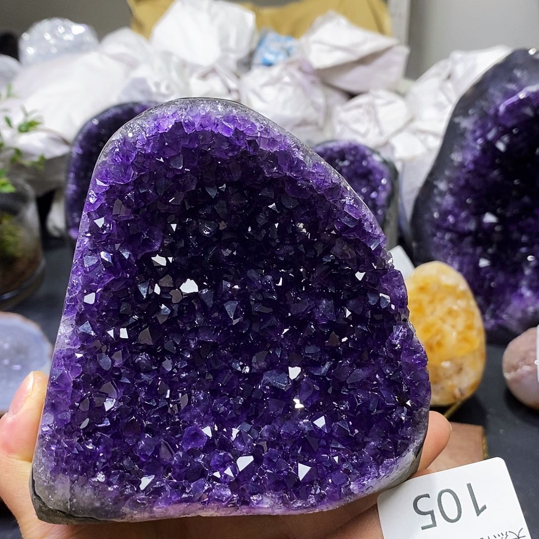 未镶嵌水晶大型摆件（非配饰）