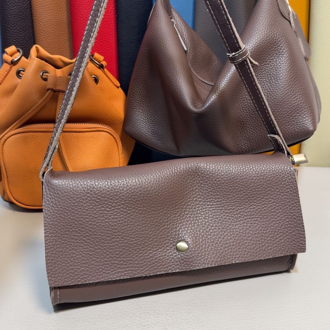 头层牛皮法棍包真皮