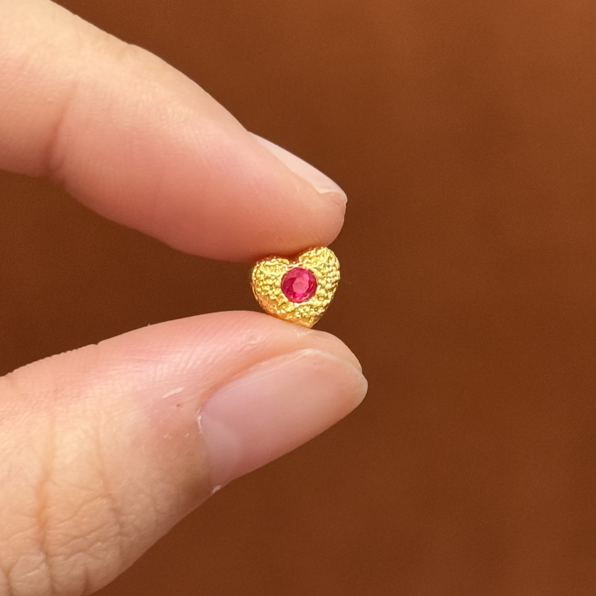 贝贝黄金 足金999 锤纹爱心 玫瑰粉 点钻 中穿 5D工艺 2328