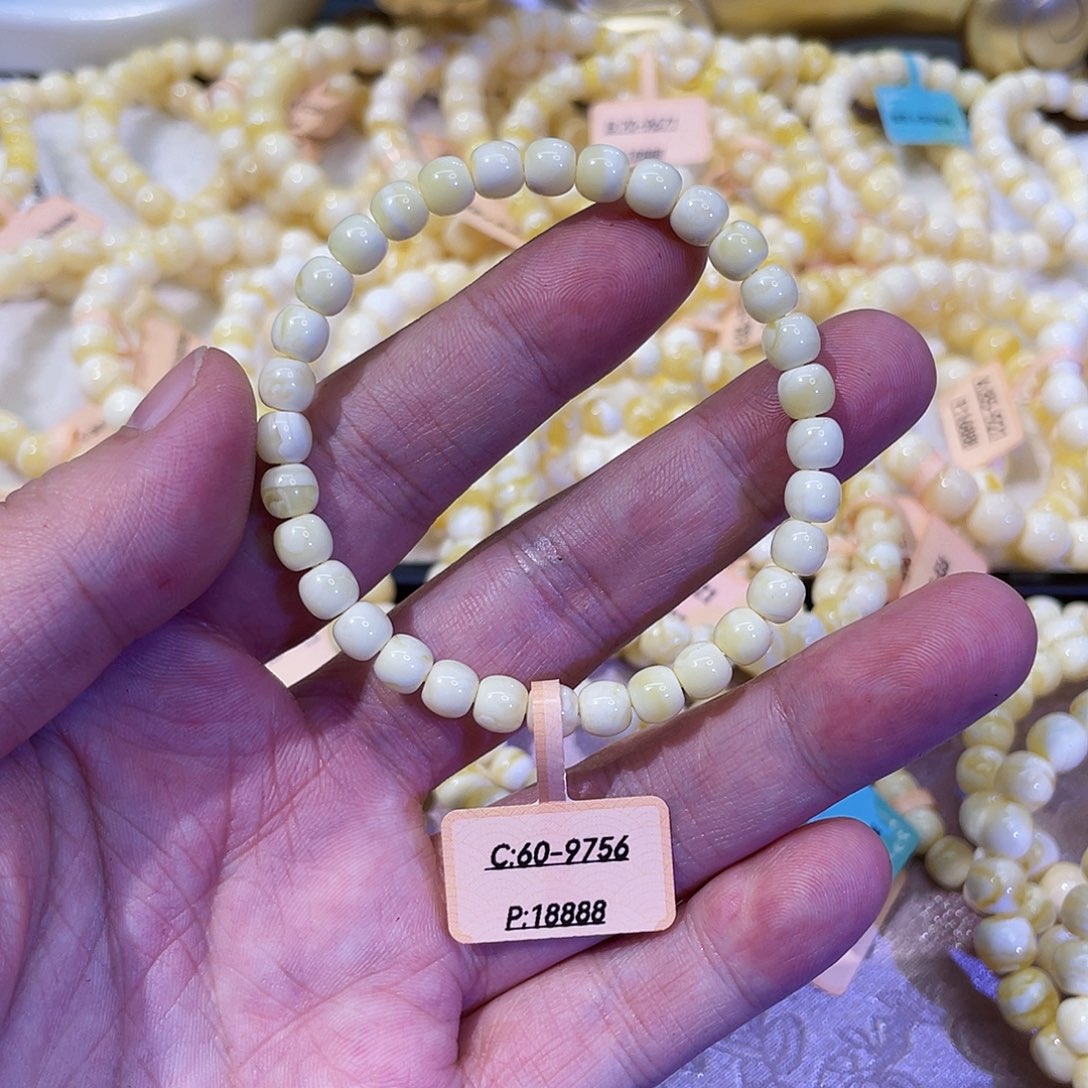 蜜蜡未镶嵌手串6mmm瓷白浓蜡