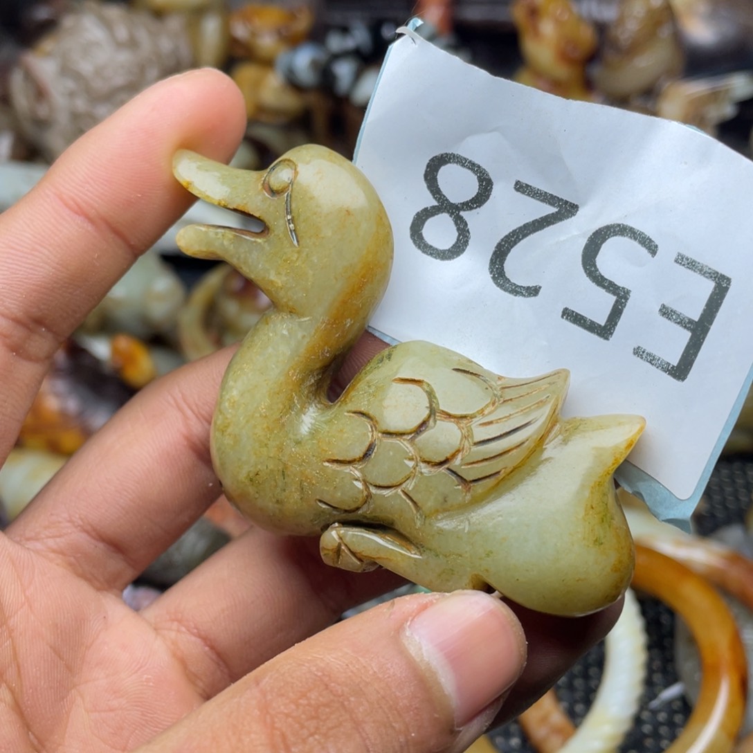 和田玉（糖玉）未镶嵌挂件