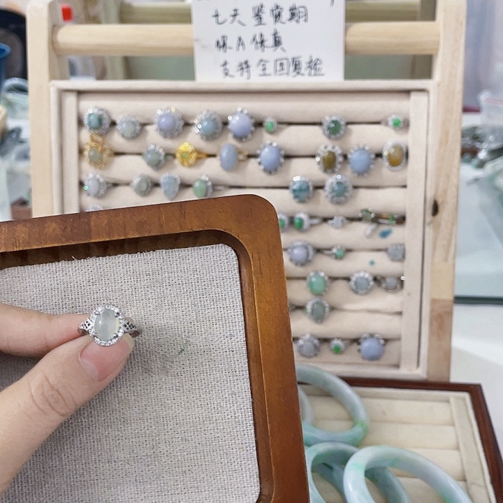 翡翠未镶嵌颈饰天然翡翠Ａ货