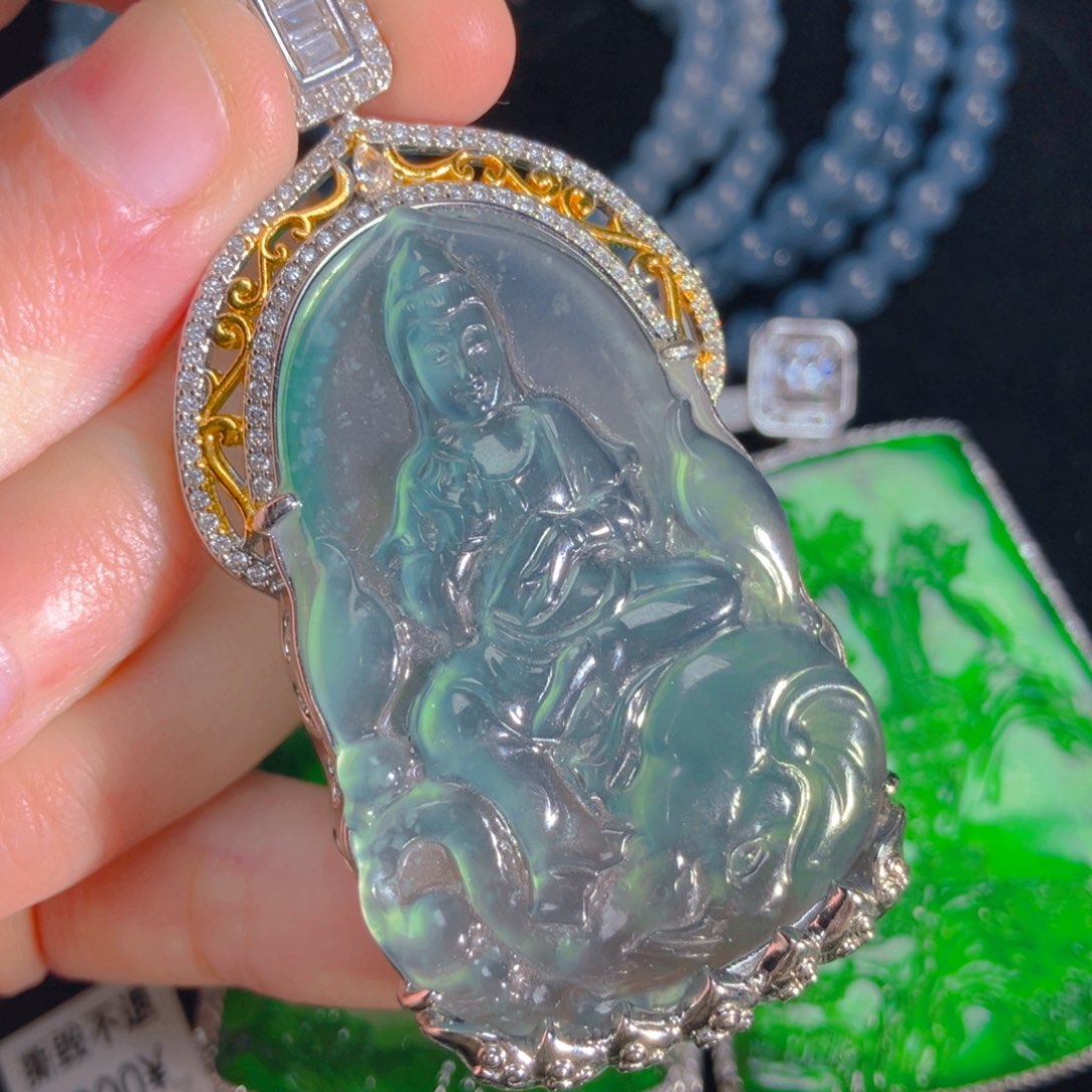 翡翠颈饰未镶嵌普贤菩萨