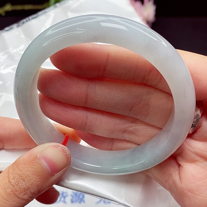 翡翠手镯未镶嵌58圈