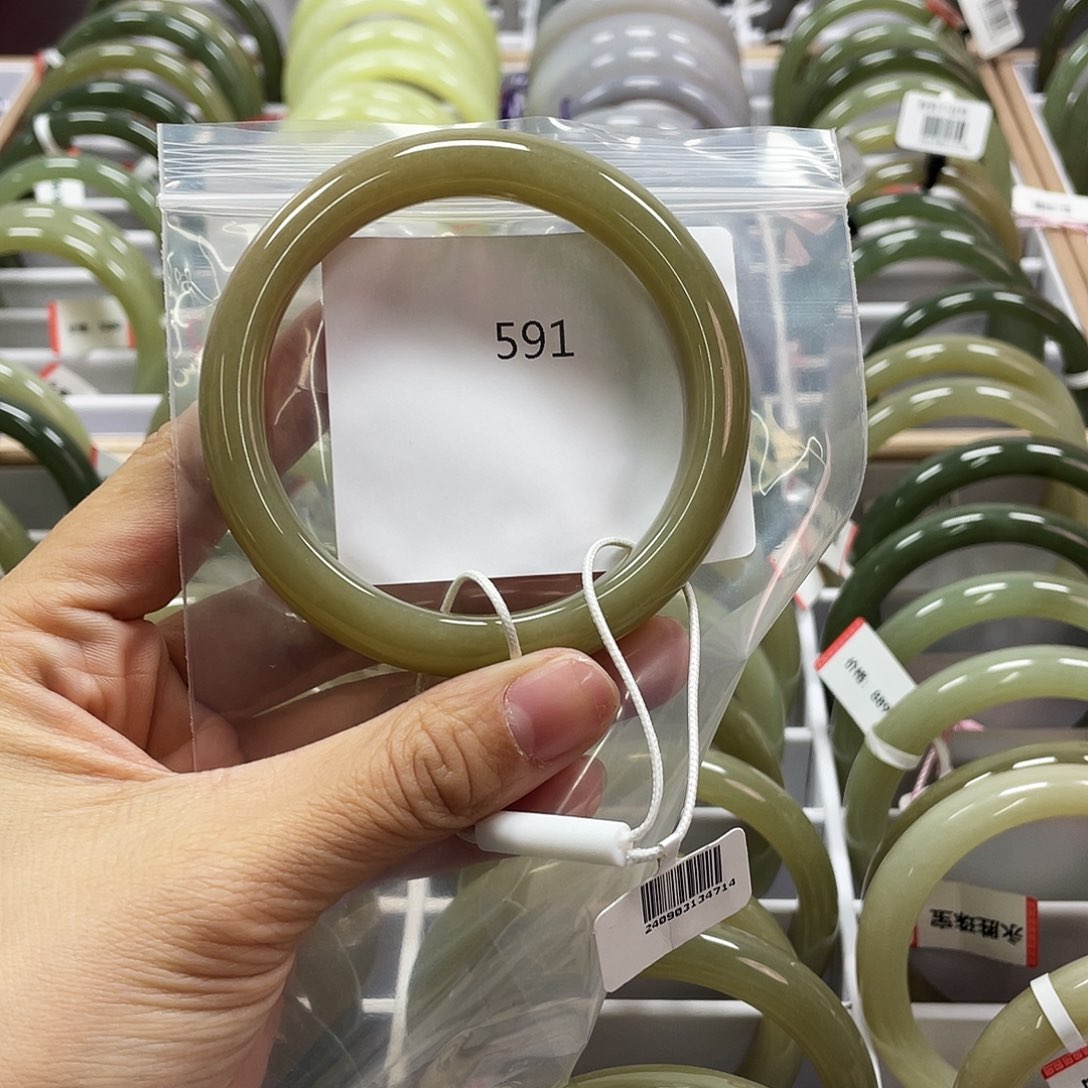 和田玉（糖玉）手镯未镶嵌591圈口58