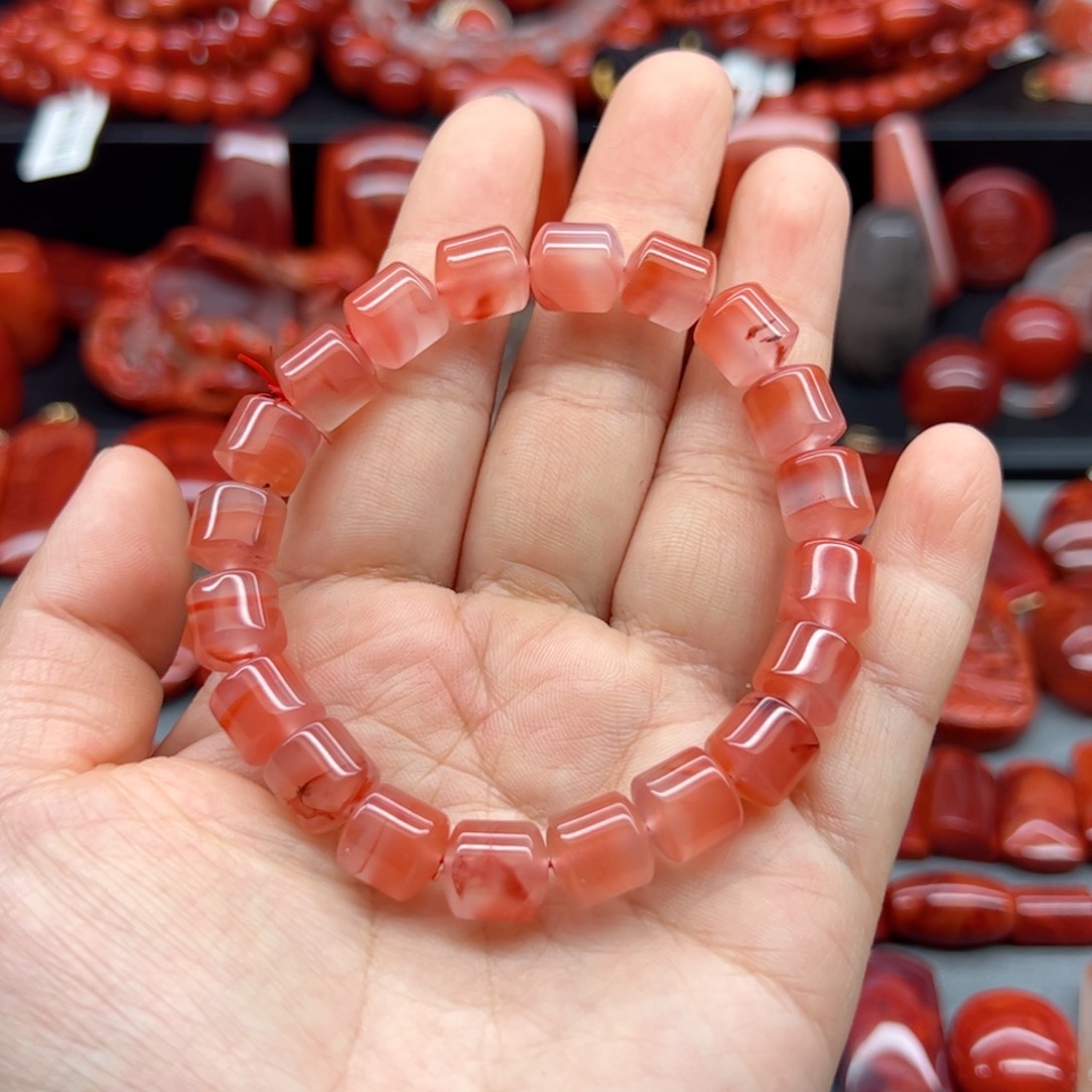 南红玛瑙配饰未镶嵌