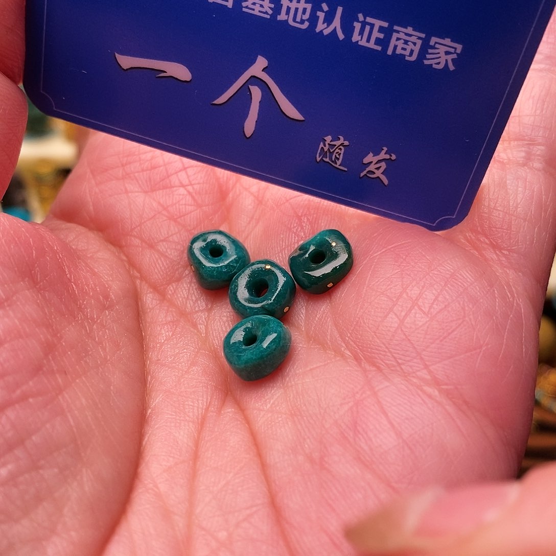 绿松石配饰未镶嵌