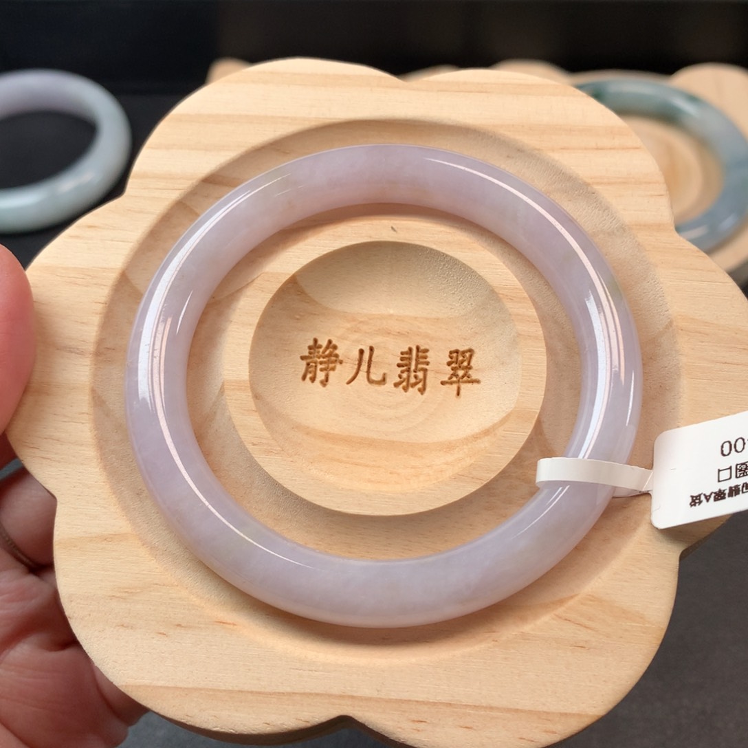 翡翠手镯未镶嵌55圈口