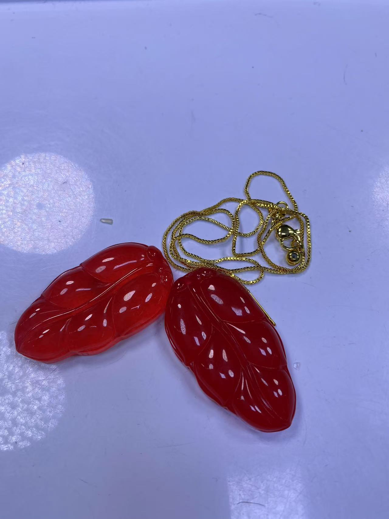 红叶子吊坠（配绳子）随机发一个L03