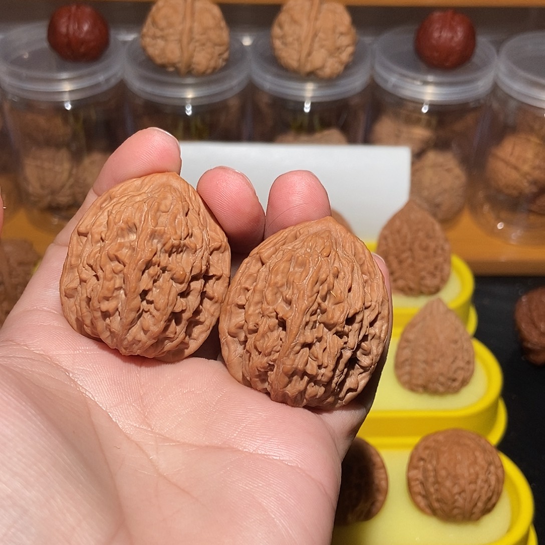 文玩核桃吊坠38虎头