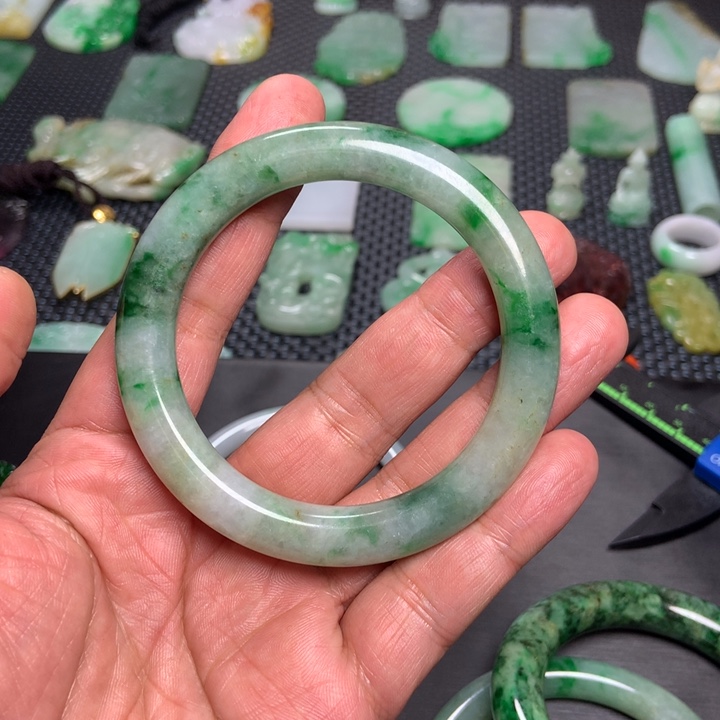 翡翠挂件未镶嵌闲*