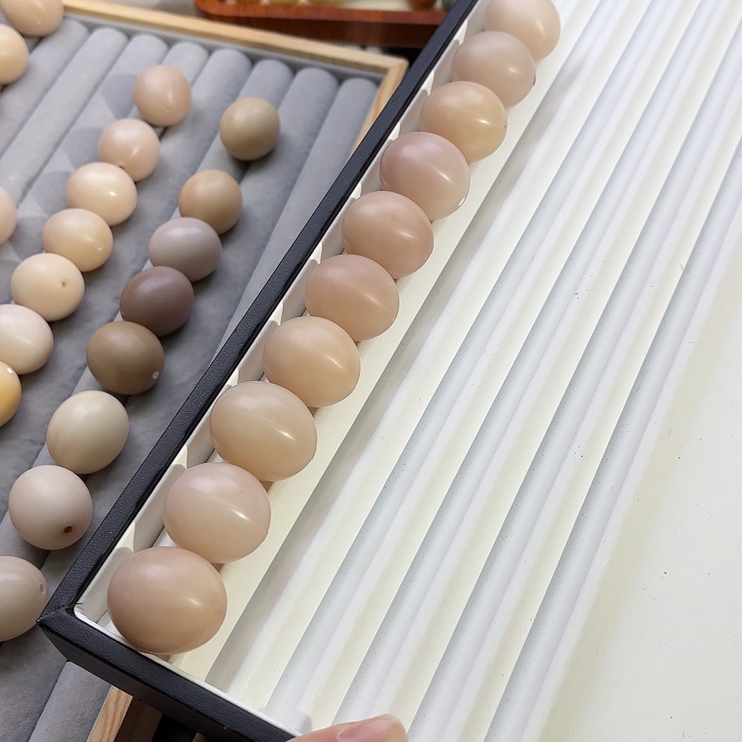 菩提根/象牙果手串美***328×25随形10颗默认微瑕