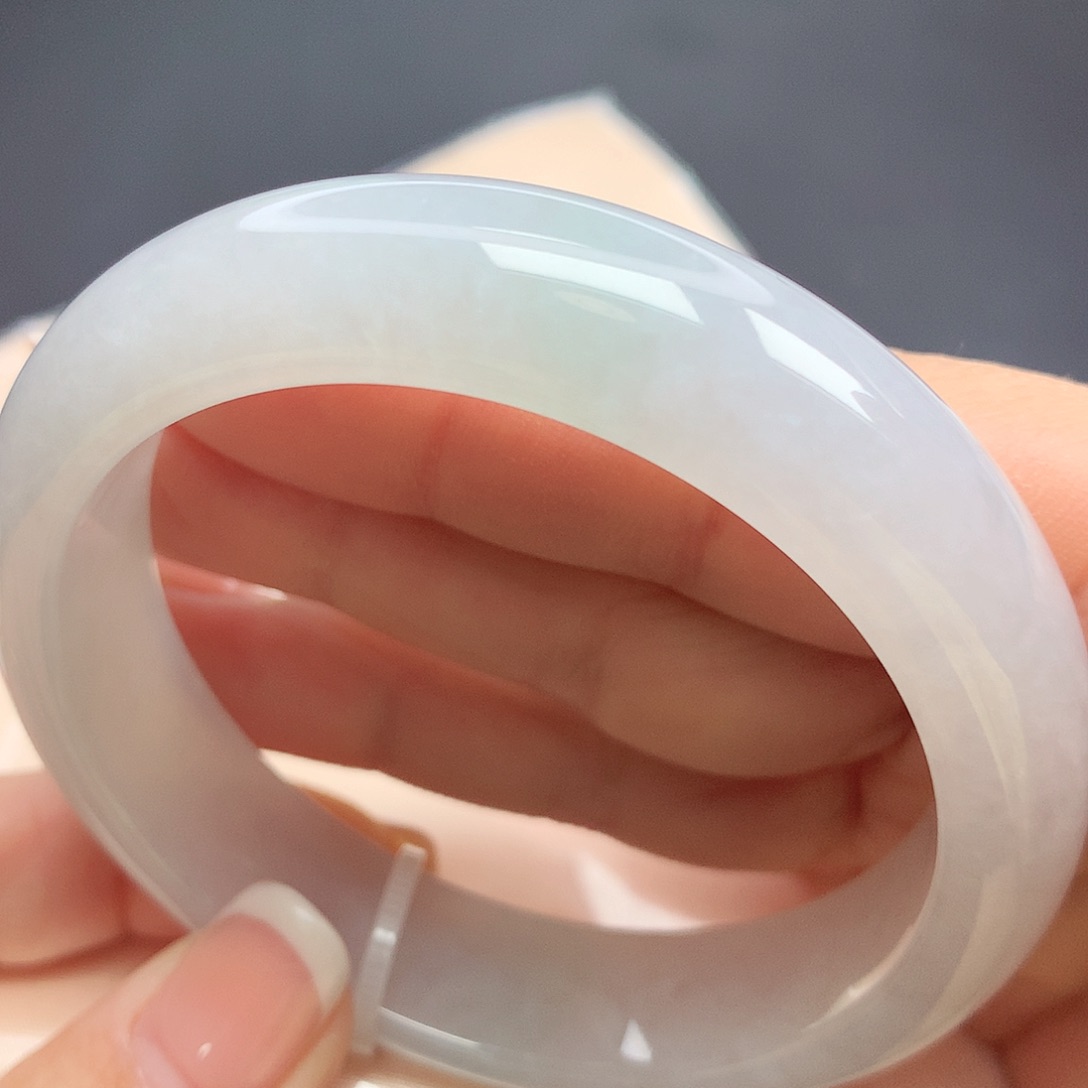 翡翠手镯未镶嵌10n n n n n n n n n