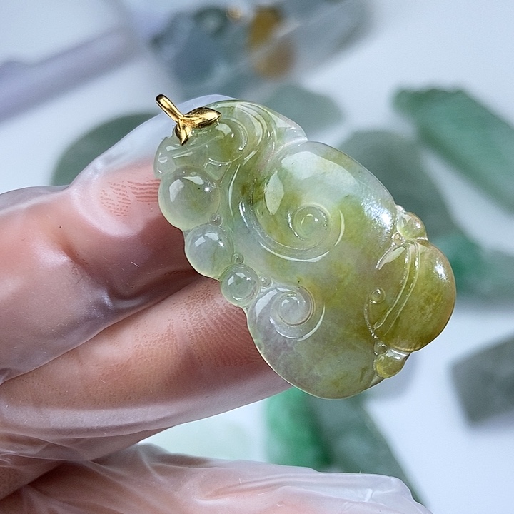 颈饰18K金镶嵌翡翠