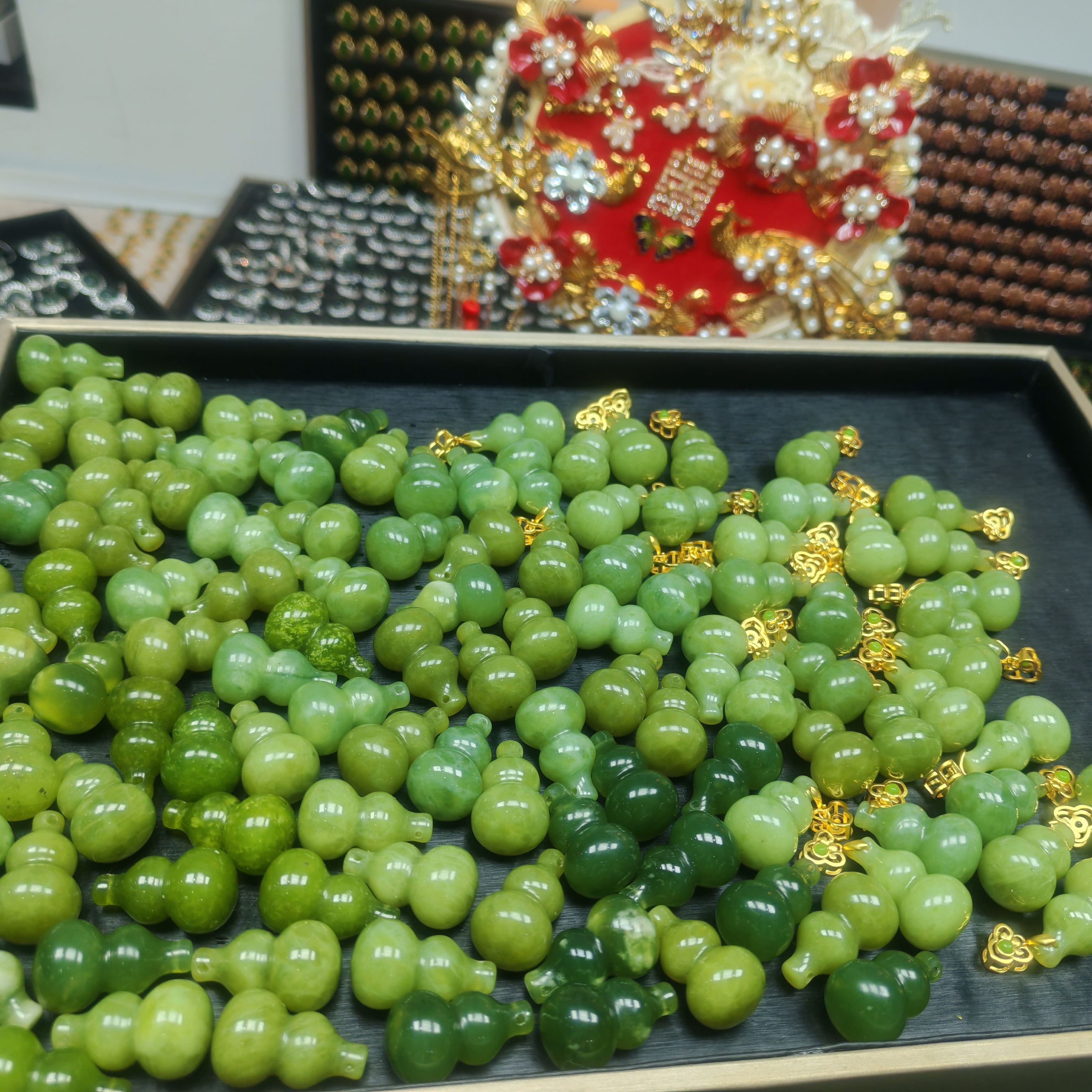 岫玉上品精美湖水绿妈妈葫芦挂件（卡扣）（随机发货其中一个）