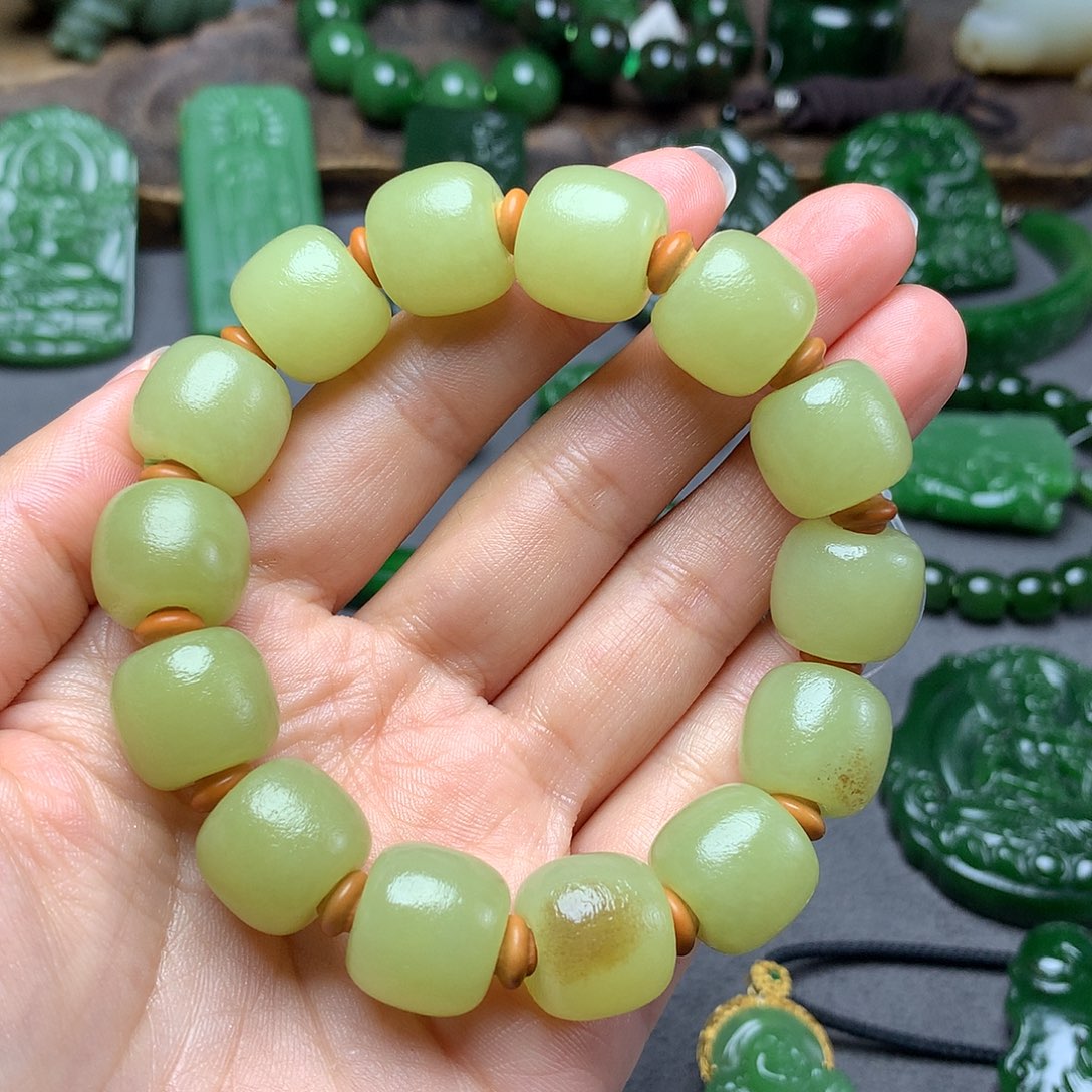 和田玉颈饰未镶嵌手串