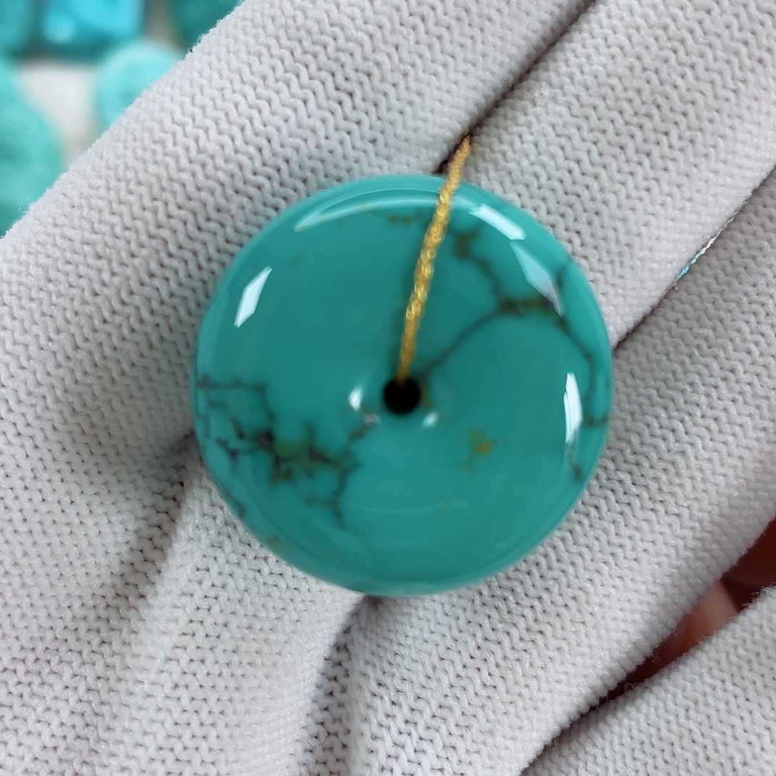 绿松石颈饰未镶嵌