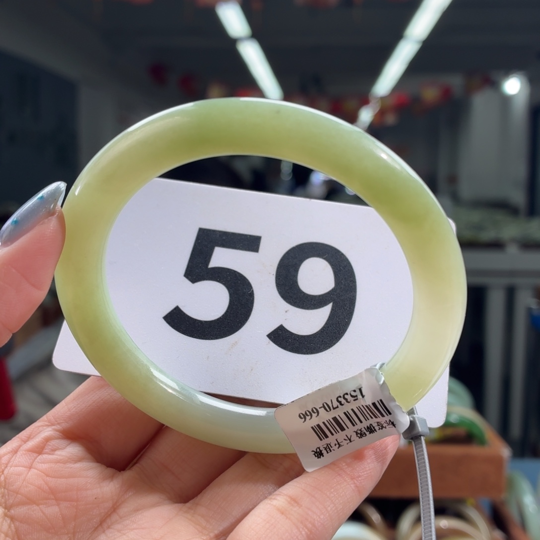 和田玉未镶嵌手镯  微瑕