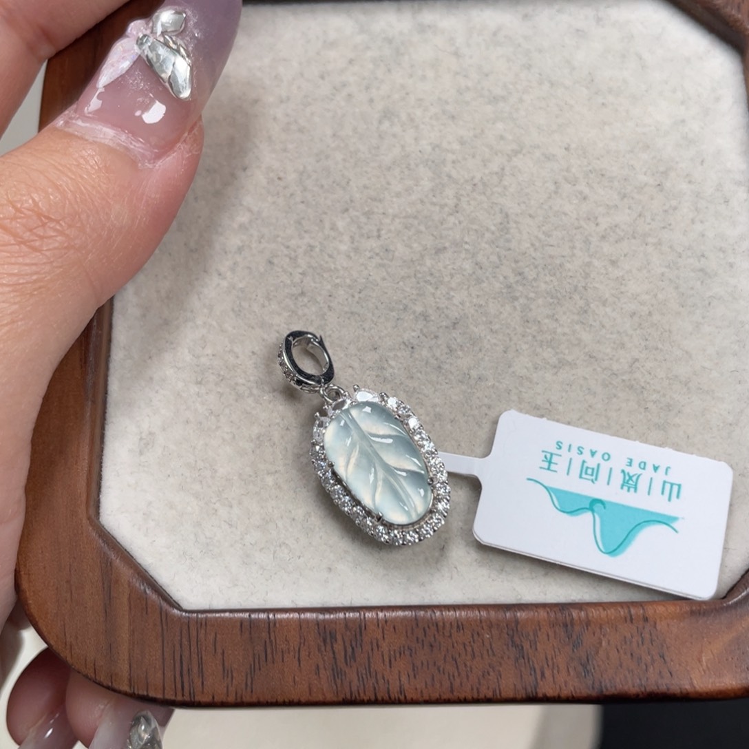 翡翠吊坠(不含链)银S925镶嵌58888